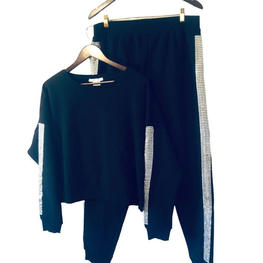 K Jordan Rhinestone Trimmed Cropped  Sweatshirt and Sweatpants Size Large